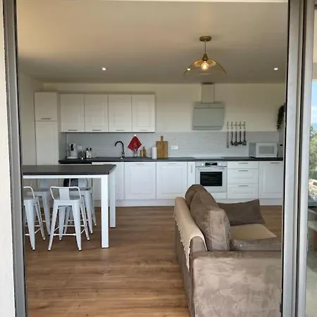 T2 Tres Bien Equipe Vue Et Au Calme *